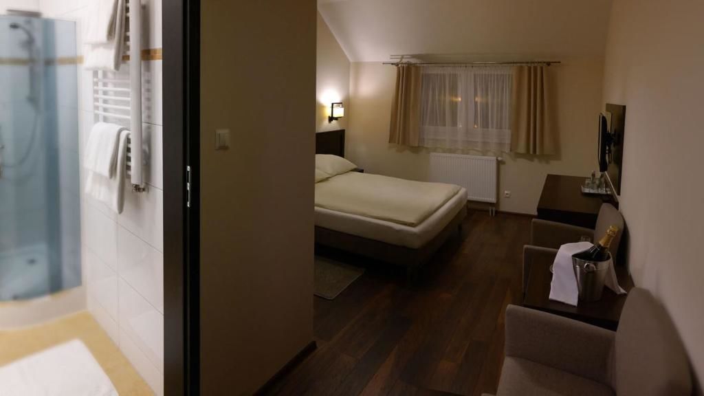 Отель Hotel Pod Chełmem Ropa